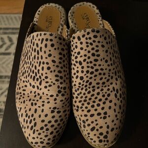 Euro soft by söfft leopard mules. Size 8.5